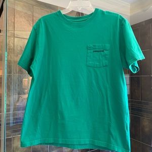 Green Patagonia shirt sleeve Tshirt in size medium - regular fit